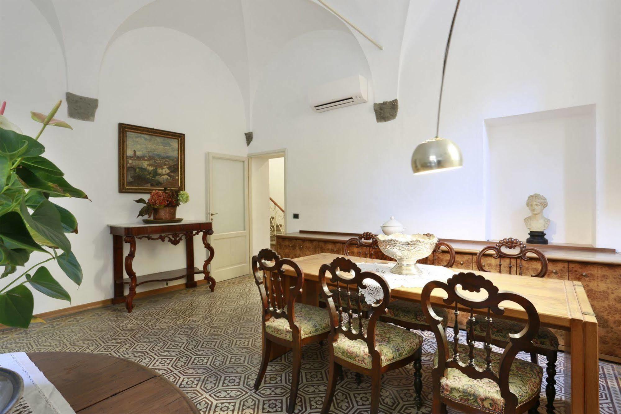 Pergola House 3* Lucca